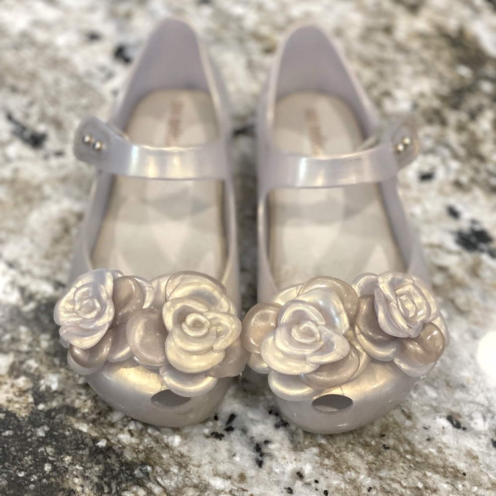 Mini Melissa Ultragirl flower pearl size 11
